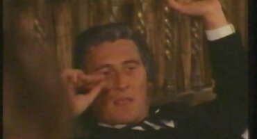 ho vinh khoa sex Cô phim sex đồng tính nữ ấy masturbates cô ấy âm đạo với máy rung.